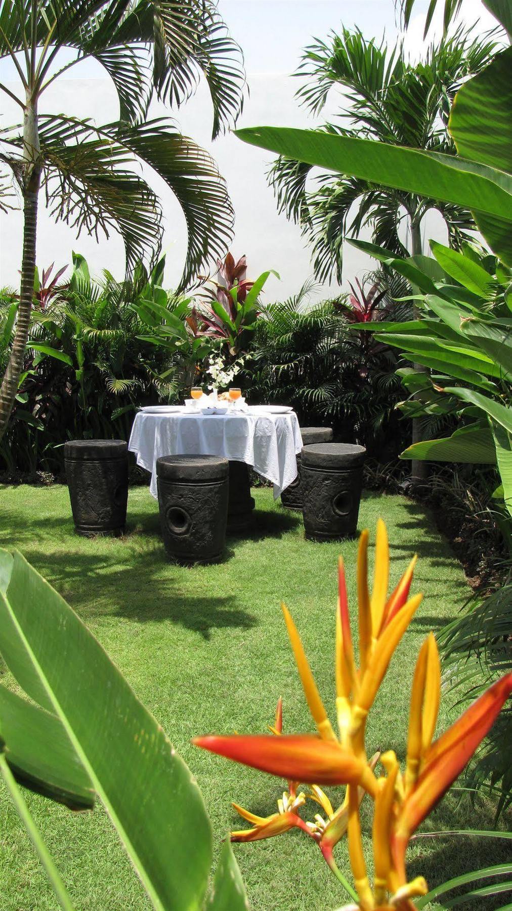 Villa Chocolat Seminyak Exteriör bild